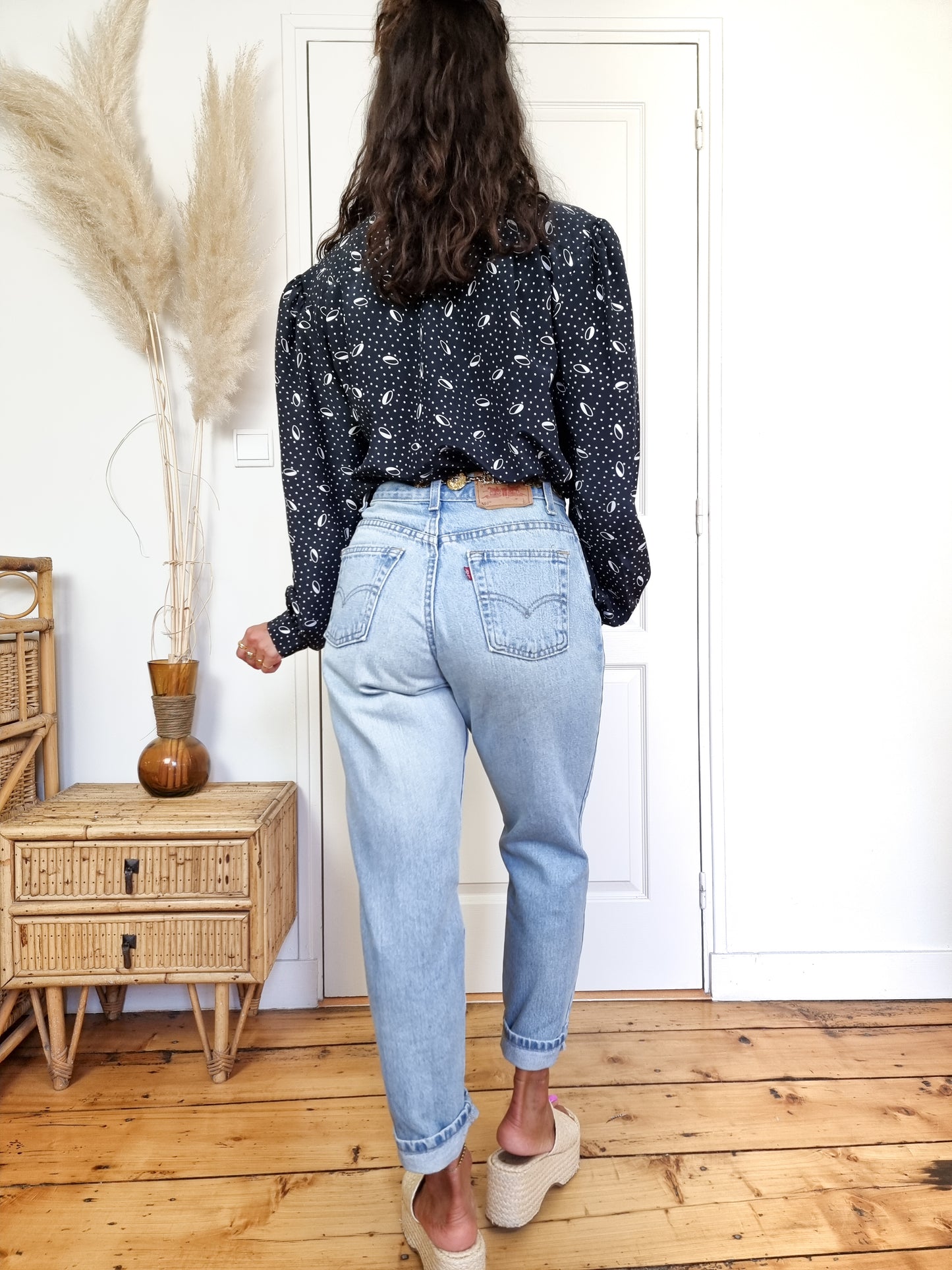 Chemise pois et manches bouffantes noire et blanche