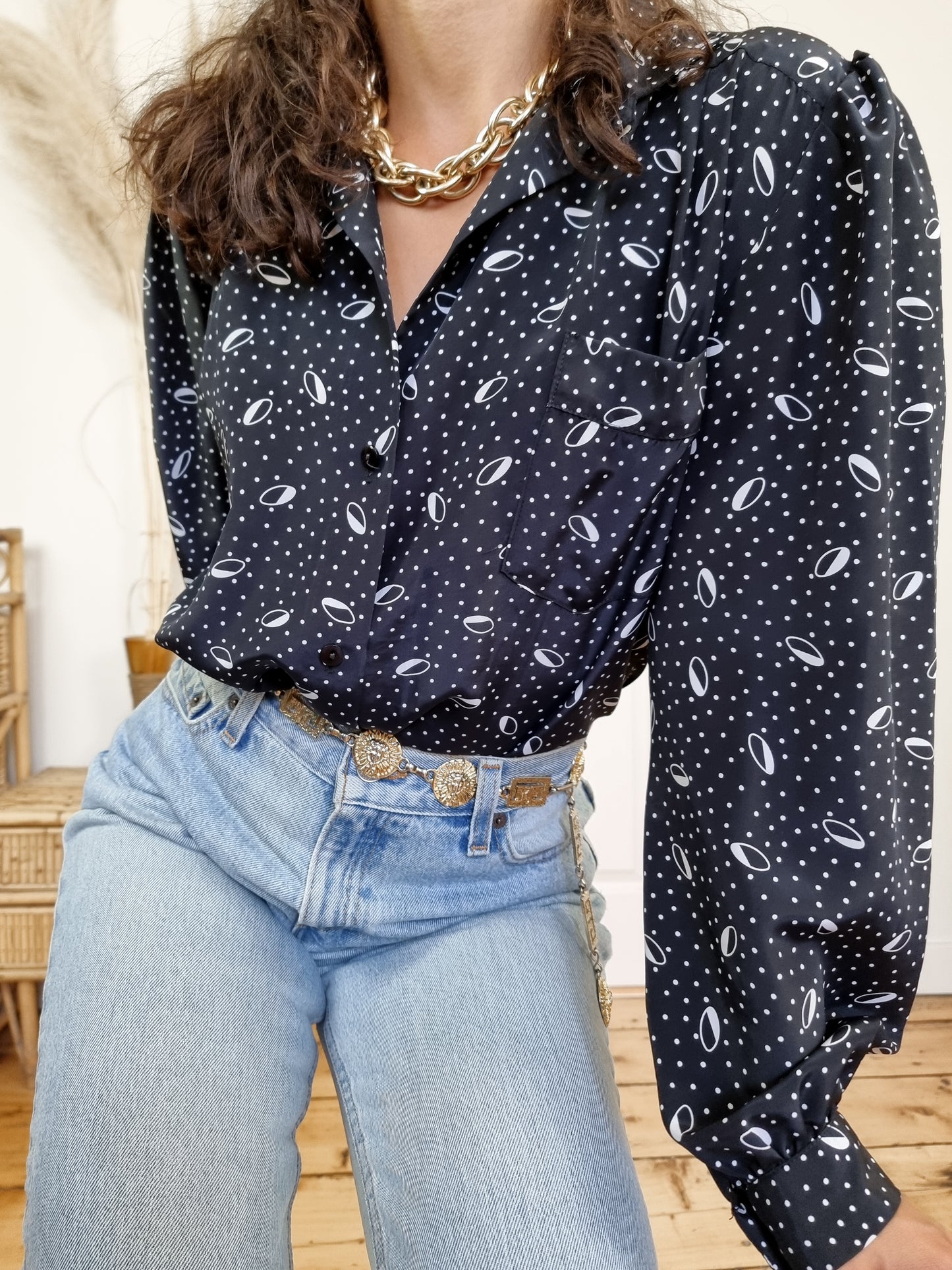 Chemise pois et manches bouffantes noire et blanche