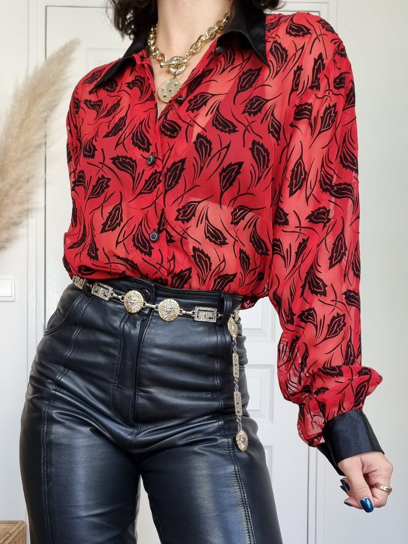 Chemise rouge et noire transparente