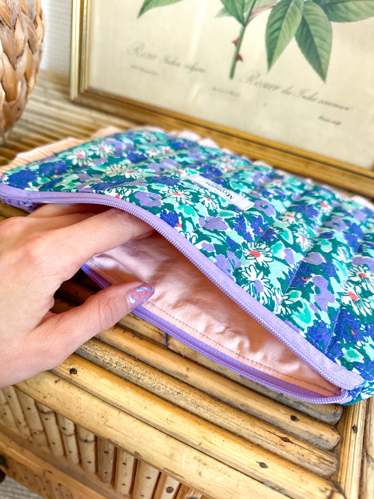 Trousse plate matelassée froufrou fleurie