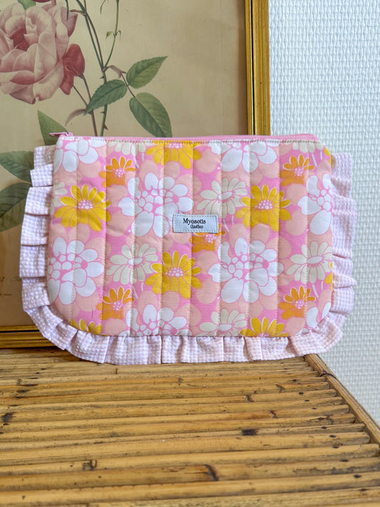 Trousse plate matelassée froufrou fleurs 70s rose